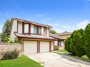 10654 Chapel Hill Drive, Houston TX 77099