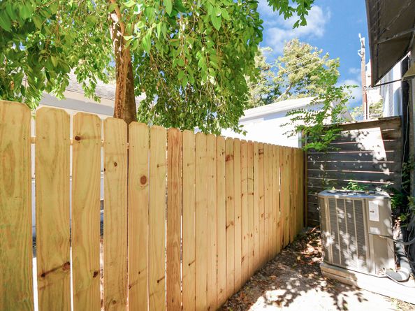 3540 Yupon Street, Houston TX 77006