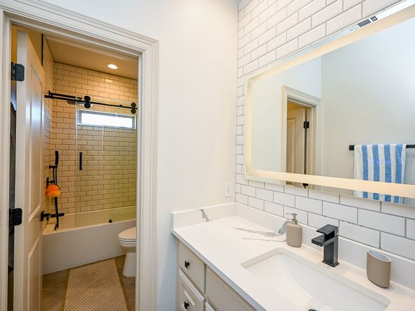 3815 Antibes Lane, Houston TX 77082