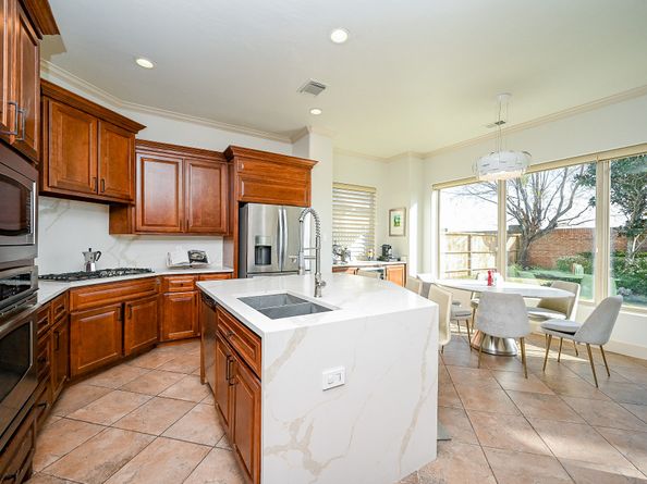 3815 Antibes Lane, Houston TX 77082