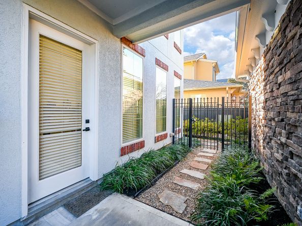 3815 Antibes Lane, Houston TX 77082