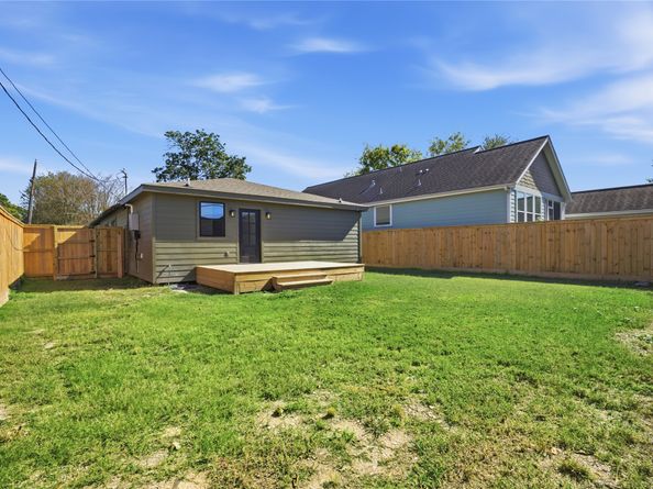 1415 Tabor Street, Houston TX 77009