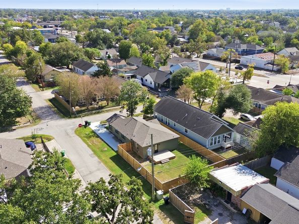 1415 Tabor Street, Houston TX 77009