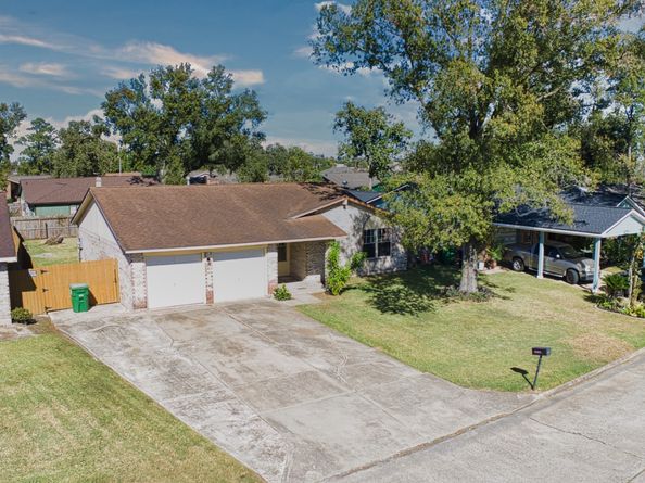 12119 Crystalwood Drive, Houston TX 77013