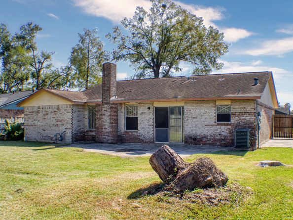 12119 Crystalwood Drive, Houston TX 77013