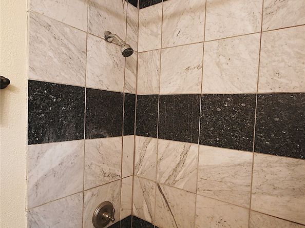 5811 Eastwood Street, Houston TX 77021