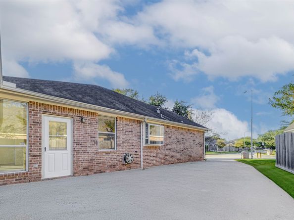 7903 S Wellington Court, Houston TX 77055