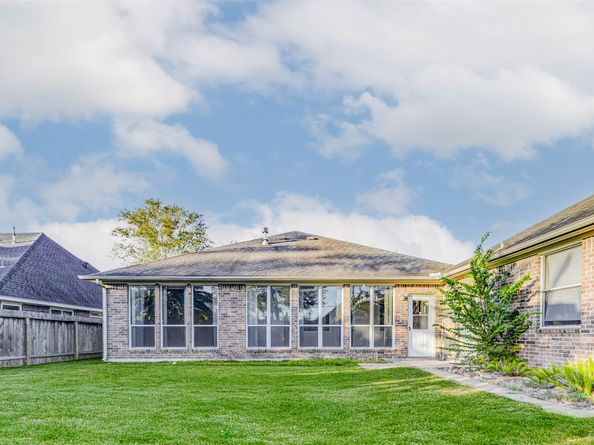 7903 S Wellington Court, Houston TX 77055