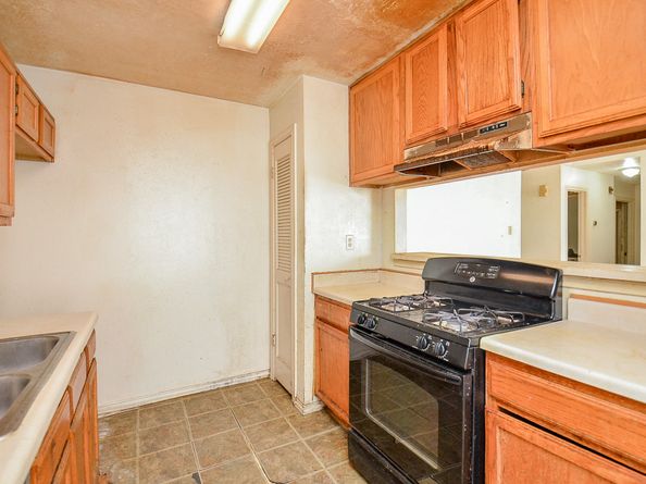 12534 Warrenwood dr, Houston TX 77066