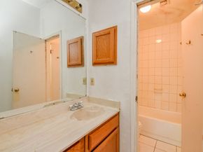 12534 Warrenwood dr, Houston TX 77066