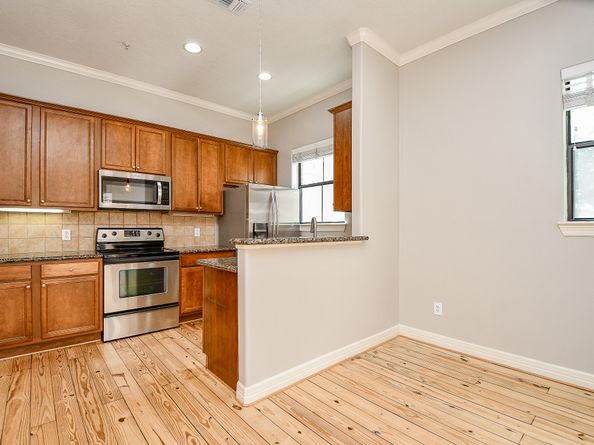 118 McGowen Street K, Houston TX 77006