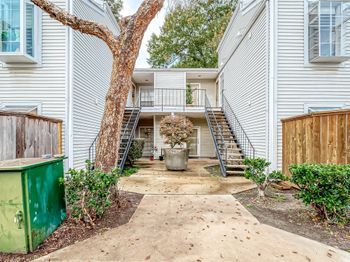 9809 Richmond Avenue