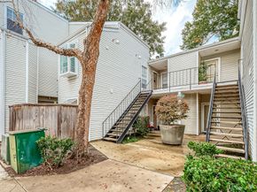 9809 Richmond Avenue C8, Houston TX 77042