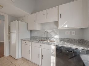 9809 Richmond Avenue C8, Houston TX 77042