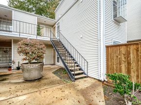 9809 Richmond Avenue C8, Houston TX 77042