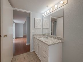 9809 Richmond Avenue C8, Houston TX 77042