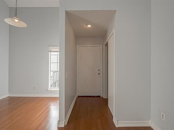 9809 Richmond Avenue C8, Houston TX 77042