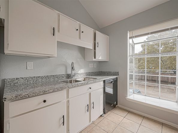 9809 Richmond Avenue C8, Houston TX 77042