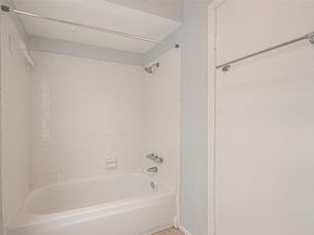 9809 Richmond Avenue C8, Houston TX 77042