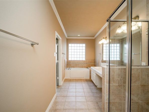 2906 Royal Oaks Crest Crest, Houston TX 77082