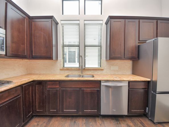 1831 Dart Street, Houston TX 77007