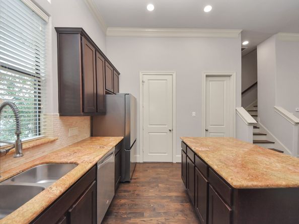 1831 Dart Street, Houston TX 77007