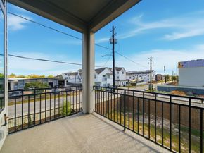 1704 Sedola Lane, Houston TX 77055