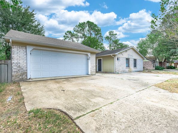 7526 Antoine Drive, Houston TX 77088