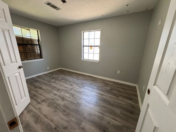 6111 Westover Street, Houston TX 77033