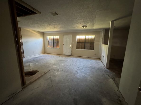 6111 Westover Street, Houston TX 77033