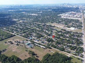 6111 Westover Street, Houston TX 77033