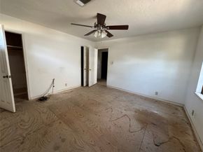 6111 Westover Street, Houston TX 77033