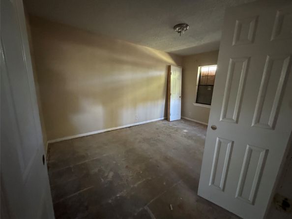 6111 Westover Street, Houston TX 77033