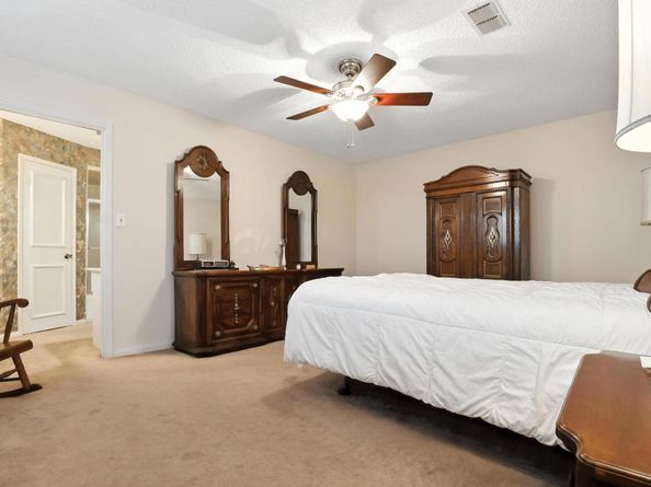 2910 Riata Lane, Houston TX 77043