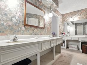 2910 Riata Lane, Houston TX 77043