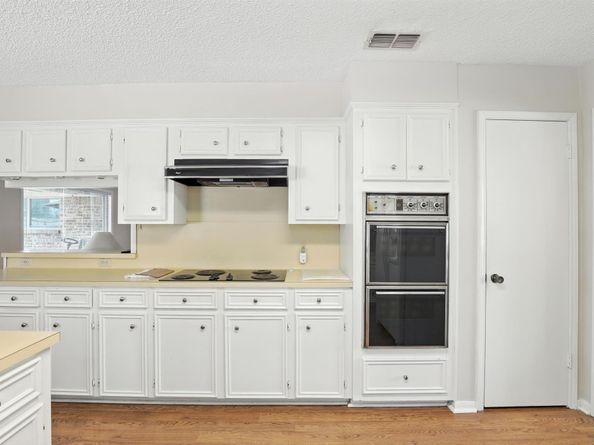 2910 Riata Lane, Houston TX 77043