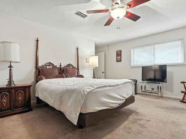 2910 Riata Lane, Houston TX 77043