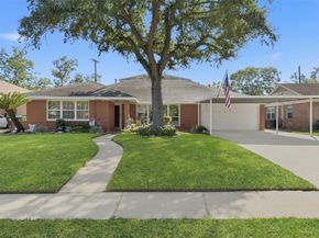 5125 Nina Lee Lane, Houston TX 77092