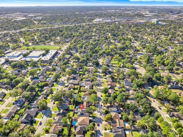 5125 Nina Lee Lane, Houston TX 77092