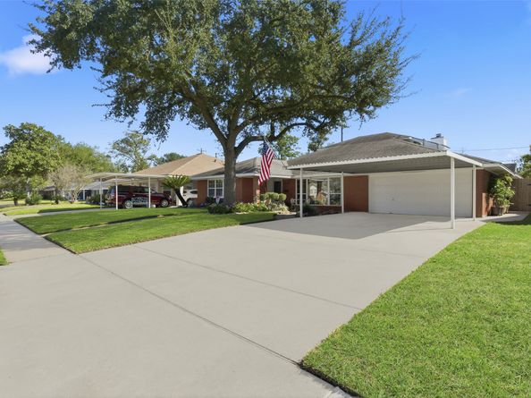 5125 Nina Lee Lane, Houston TX 77092