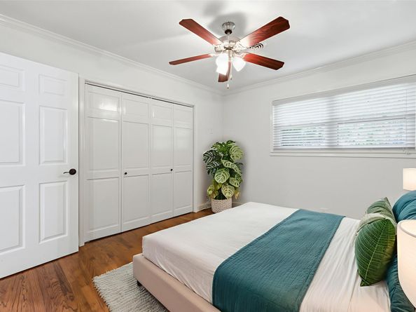 1320 Woodvine Drive, Houston TX 77055