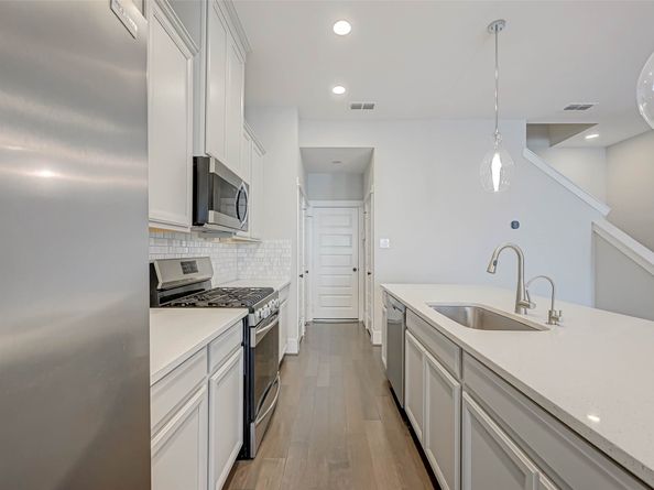 2022 Tarfite Place, Houston TX 77077