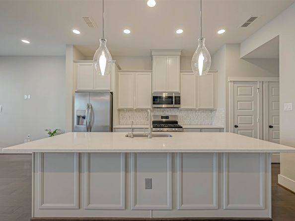 2022 Tarfite Place, Houston TX 77077
