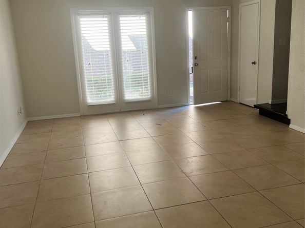 6111 Beverly Hill Street 78, Houston TX 77057