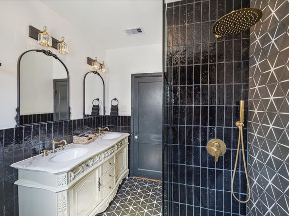 1920 Fulton Street, Houston TX 77009