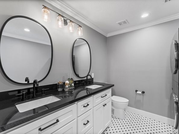 1102 Winston Street, Houston TX 77009