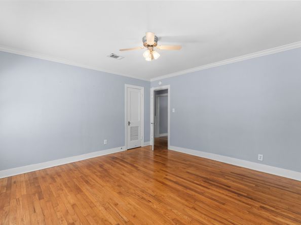 1102 Winston Street, Houston TX 77009