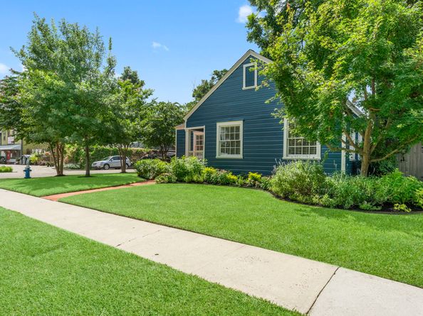 1102 Winston Street, Houston TX 77009