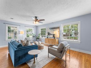 1102 Winston Street, Houston TX 77009