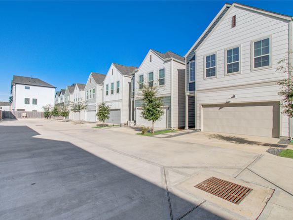 2054 Johanna Creek Drive, Houston TX 77055